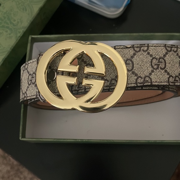Tan Gucci belt only been worn once - Picture 2 of 3